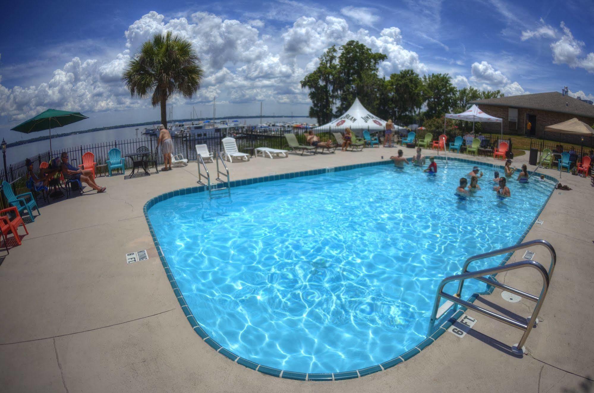 Crystal Cove Riverfront Resort Palatka Esterno foto